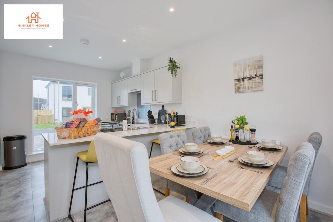 St Ives Bay - Immaculate Brand New 3Bed - Free Parking - Beach - Wifi هايلي المظهر الخارجي الصورة