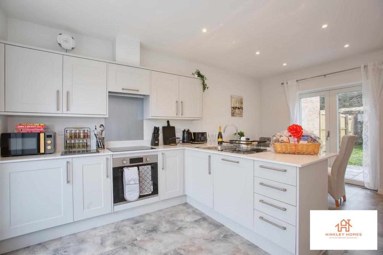 St Ives Bay - Immaculate Brand New 3Bed - Free Parking - Beach - Wifi هايلي المظهر الخارجي الصورة